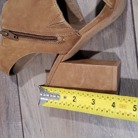 Gianni Bini Women Leather ankle strap  block heels shoes sandals - Picture 12 of 12